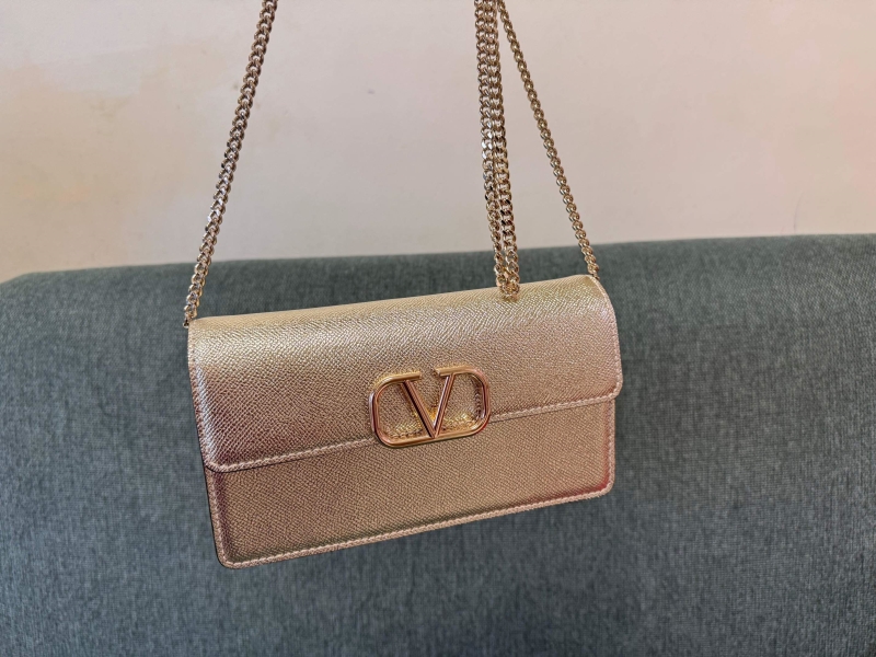 Va1e*ntin0 satchel bag